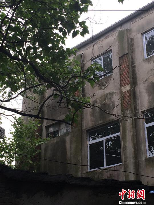 图为刚列入浦口区不可移动文物名录的浦镇南门慰安所杨颜慈摄