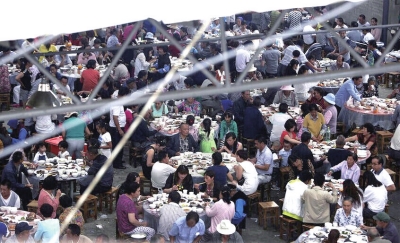 村官办丧事每餐摆400桌2000多人参席 纪委称