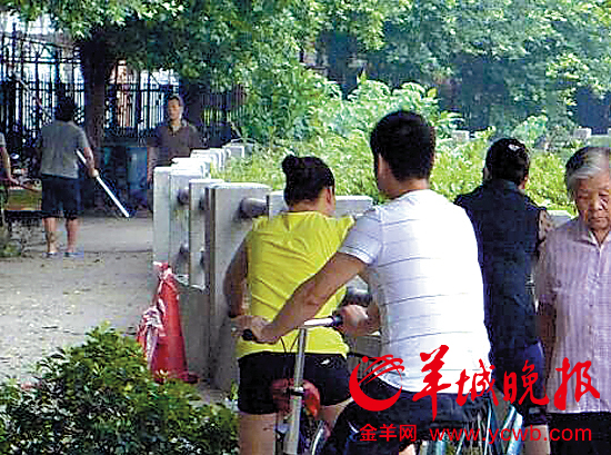 马涌附近居民不堪绕行苦,盼天桥早开工羊城晚报记者郑迅今晨摄于马涌