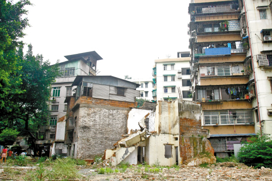 　　4户房屋业主仍未签订协议 羊城晚报记者 宋金峪 摄