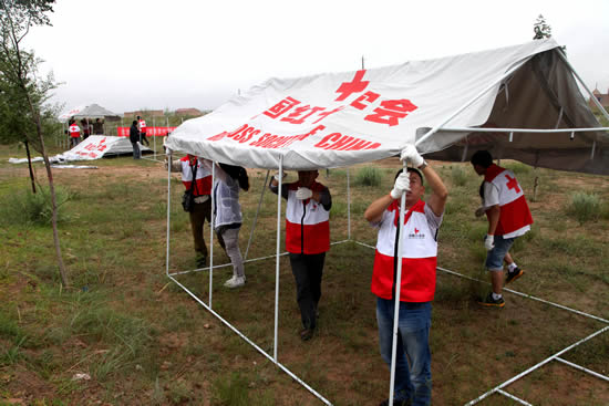 宁夏红十字会举行村民地震应急演练