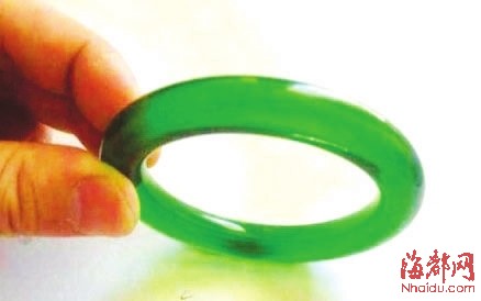 天然玻璃制作出来的手镯