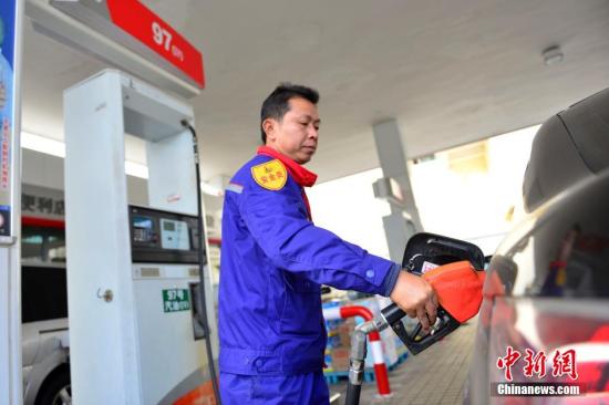 发改委:国内油价暂不调整 已是今年第六次搁浅