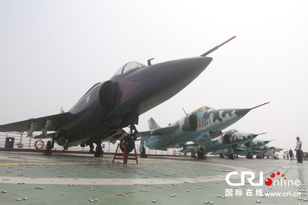 &ldquo;基辅号&rdquo;航母飞行甲板摄影：祁音