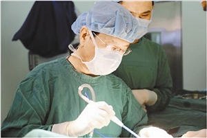 罗湖区人民医院成功开展首例肺癌根治术|胸腔