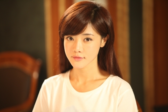 《冬暖花会开》热播 邓家佳照料抑郁总裁|邓