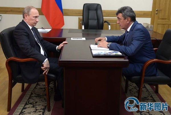  普京视察克里米亚  戴墨镜帅气十足|普京|克里米