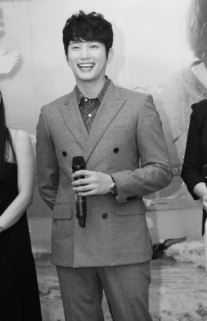 朴施厚演员_韩国艺人朴施厚收入