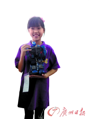 10岁女孩玩转机器人|机器人|小伙伴
