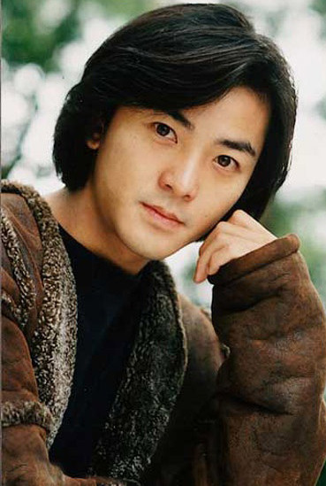 <em>郑伊健发型</em>时尚帅气 中长发最得宠|<em>郑伊健|发型</em>