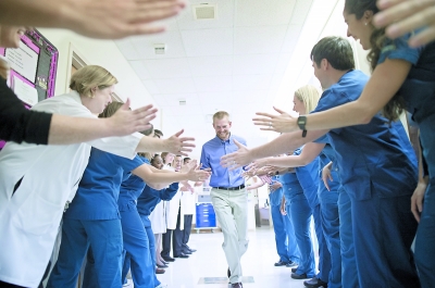 最幸运患者|医生|护士_凤凰资讯