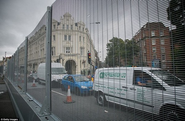 建立“围城”花销几何目前仍然无法得知(图片来源:英国媒体)