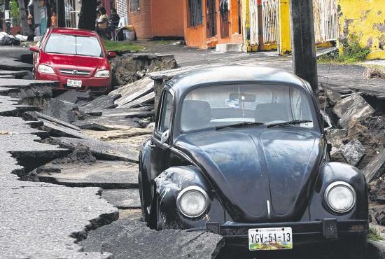 墨西哥受热带风暴夹击 多地遭遇倾盆大雨(图)|
