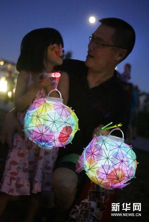 温哥华举行灯笼节庆中秋|加拿大|灯笼_凤凰文化