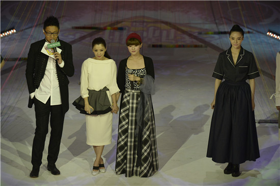 《女神》成网络<em>热搜</em> 张馨予<em>外套</em>一周销售超60