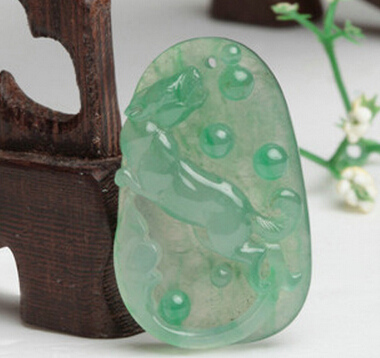 属鼠忌戴马造型 玉石生肖挂件佩戴的忌讳|生肖