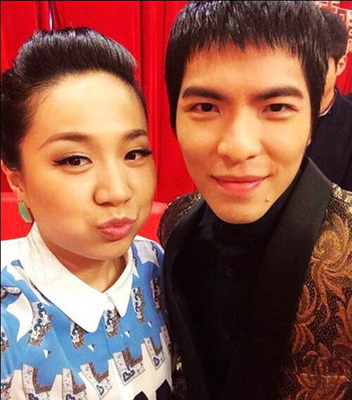 克拉玛依包函朵唱响《最美和声》。