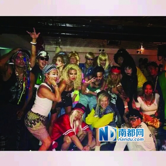 今年G D生日聚会合照中的两个人。