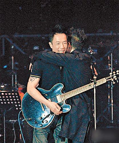 黄家强:黄贯中为钱拆散Beyond