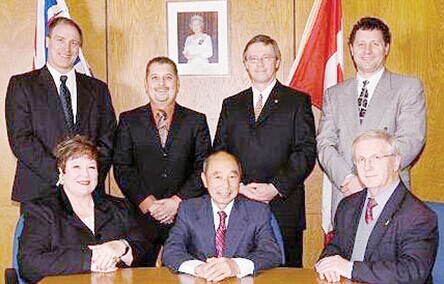 加拿大华人人头税后人角逐市长 家族务农多年