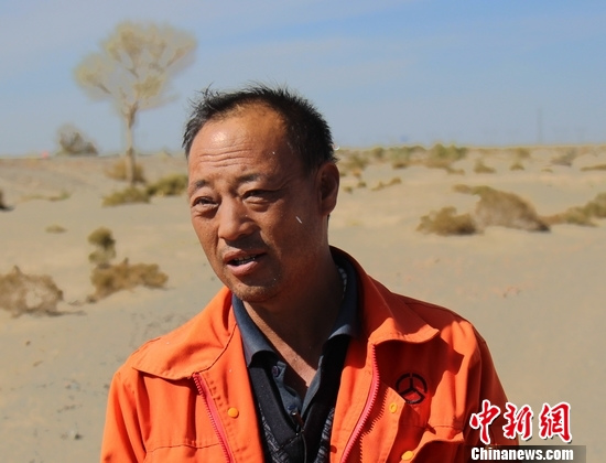 青藏线上父子养护工 8个人养护85公里青藏公路