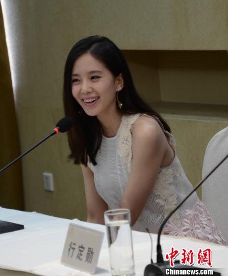 刘诗诗谈新片 扮双胞胎挑战我中有你、你中有