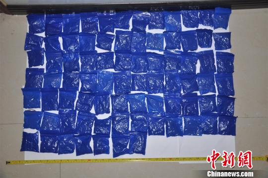 收缴的部分毒品 胡军 摄