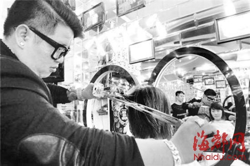 <em>剑客</em>理发师|剪发|<em>发型</em>_凤凰资讯