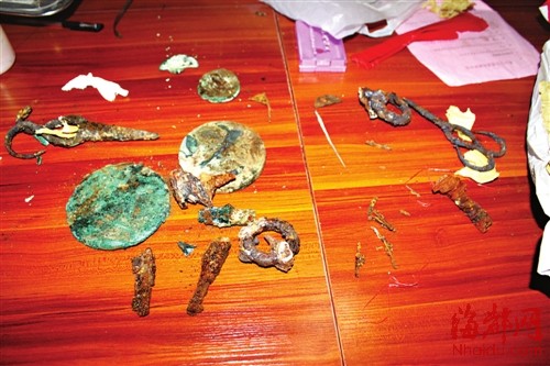 出土的部分陪葬品已锈迹斑斑