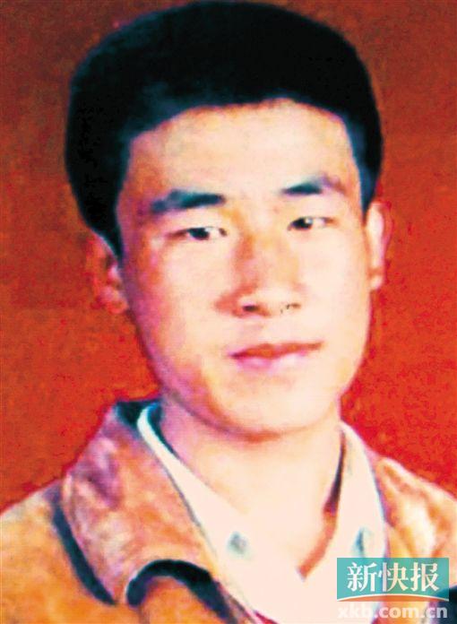 ■11月20日翻拍的呼格吉勒图生前照片。