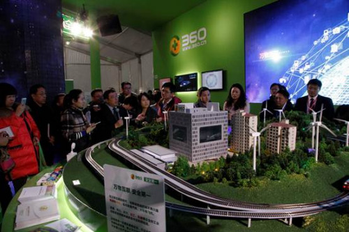 360公司展台引诸多观众驻足