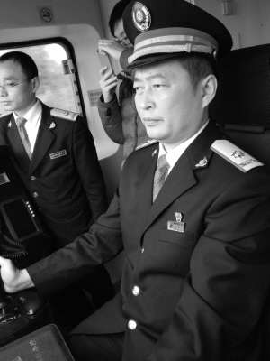 成都动车首席司机"成绵乐"上为你领航