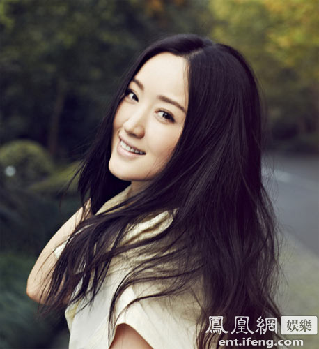 杨钰莹湖南跨年搭档00后小鲜肉 或再当主持 |杨