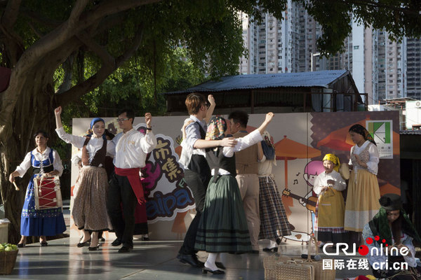 土生葡人与其他社群一起舞蹈