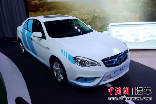 售价22.69万~34.69万 北汽纯电动车EV200、E