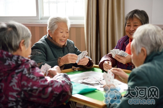 卫东区开设多项老年服务项目 老人们社区内健