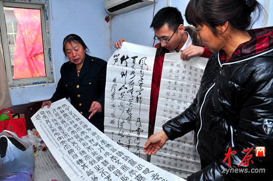 　　小篆、狂草、楷书，李友芳多才多艺