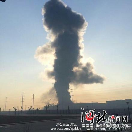 12月25日上午，石家庄一气体机械公司着火，无人员伤亡。