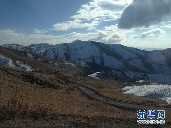 前往鹰巢沿路的阿拉穆特山。