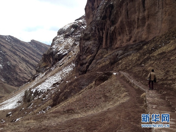 前往鹰巢的山路崎岖难行。