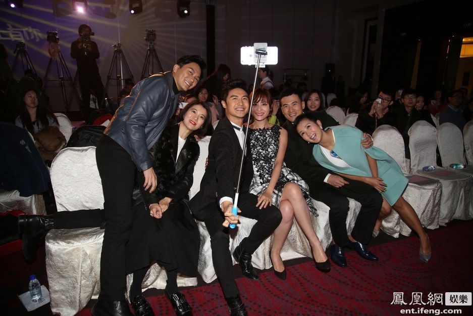 《一路上有你》张智霖夫妻领衔激吻秀[高清大