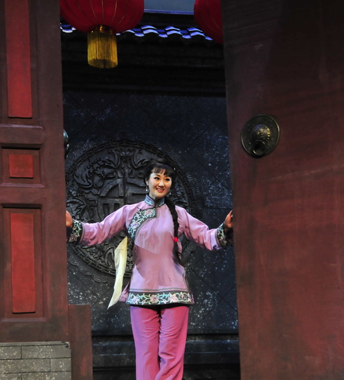 天津人艺镇院大戏《<em>婢女</em>春红》开启巨龙戏剧季