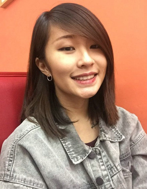 刘欢24岁女儿近照秀性感纹身 在美读导演系