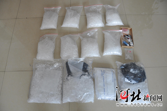 秦皇岛警方破获一起特大贩毒案,缴获冰毒近12公斤。