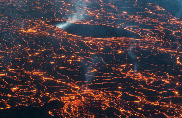 荷兰摄影师抓拍冰岛火山喷发原始之美(高清组图)|照片|熔岩_凤凰资讯