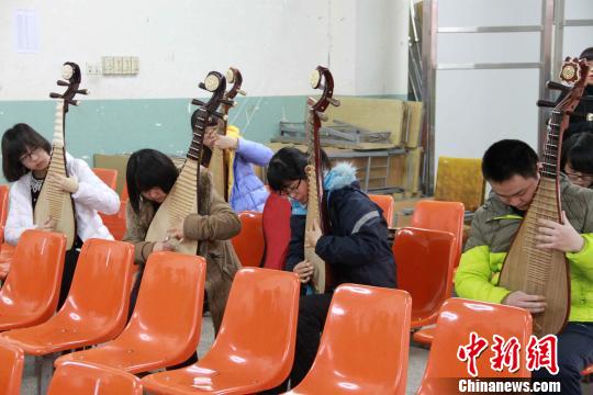 西安交大艺术特长生招考 指纹录入成防弊利器