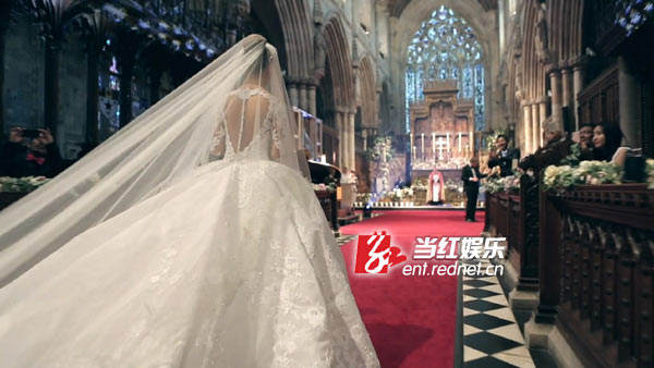 周杰伦昆凌婚礼视频首曝光背景乐为走红毯所创