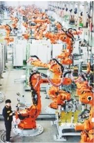 工业机器人制造   记者 张大岗 摄