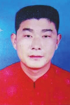 春节过年儿子没挣到钱不愿回家 六旬老人赴郑