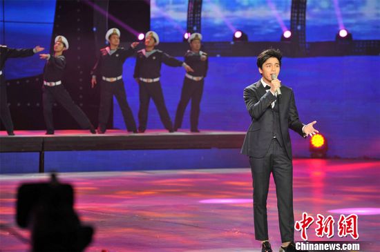 皖籍歌手李祥祥演唱《军港之夜》